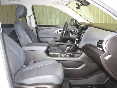 Used 2021 Chevrolet Traverse Premier w/ LPO, Floor Liner Package AWD/4WD image 25