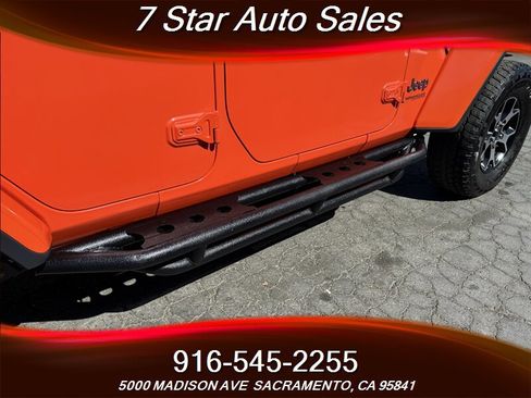 Used 2018 Jeep Wrangler Unlimited Rubicon w/ Dual Top Group image 16