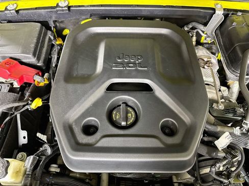 Used 2023 Jeep Wrangler Unlimited Rubicon 4xe w/ Cold Weather Group AWD/4WD image 31