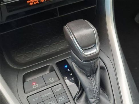 Used 2022 Toyota RAV4 XLE Premium AWD/4WD image 10