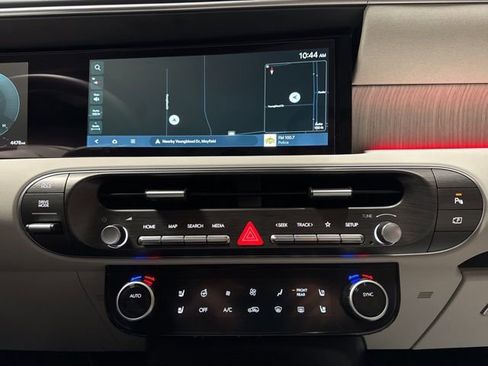 Used 2026 Hyundai Palisade Calligraphy image 11