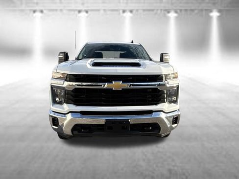 Used 2024 Chevrolet Silverado 2500 LT AWD/4WD image 10