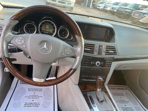 Used 2011 Mercedes-Benz E 550 Coupe image 11