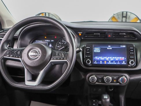 Used 2023 Nissan Kicks SV image 17