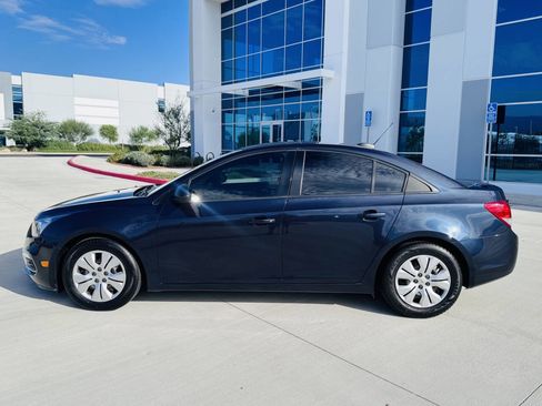 Used 2015 Chevrolet Cruze LS image 6