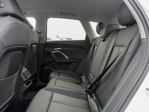 New 2025 Audi Q5 Premium image 23