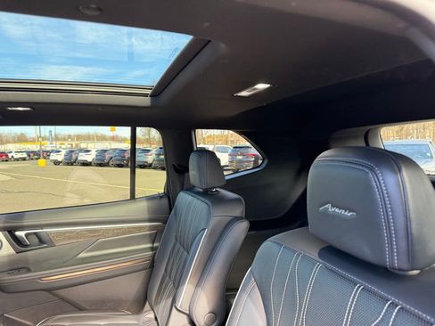 Certified 2025 Buick Enclave Avenir w/ Super Cruise Package AWD/4WD image 14