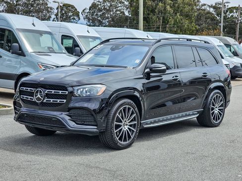 Used 2023 Mercedes-Benz GLS 580 4MATIC image 3