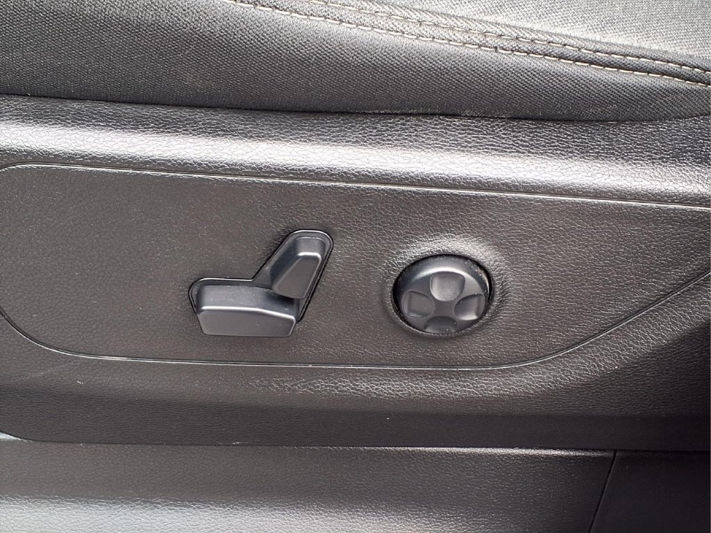 Used 2020 RAM 1500 Big Horn AWD/4WD image 14