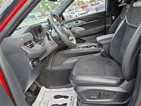Certified 2025 Ford Explorer ST image 11