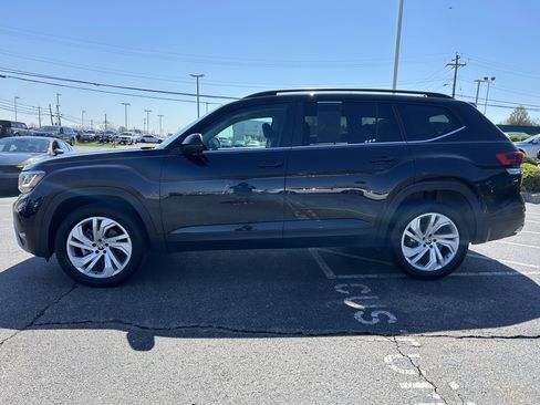 Certified 2023 Volkswagen Atlas SE image 4