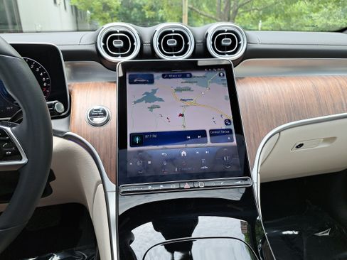 Certified 2025 Mercedes-Benz GLC 350e 4MATIC image 22