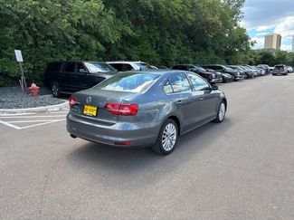 Used 2015 Volkswagen Jetta SE FWD video 2