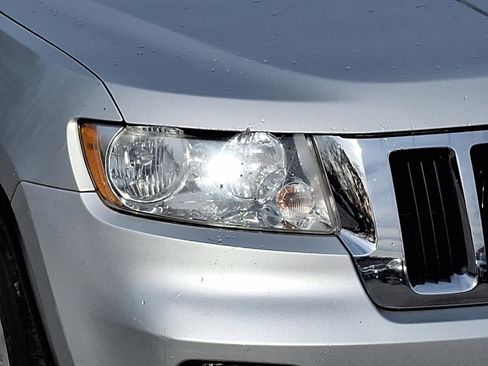 Used 2012 Jeep Grand Cherokee Laredo image 9