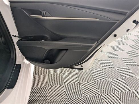 Used 2025 Toyota Camry SE image 28