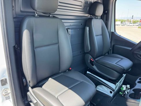 New 2025 Mercedes-Benz Sprinter 2500 image 28