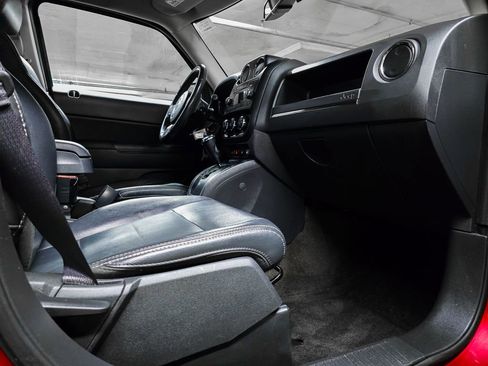 Used 2017 Jeep Patriot High Altitude image 33