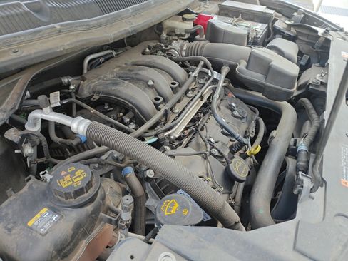 Used 2018 Ford Explorer XLT w/ Equipment Group 202A FWD image 10