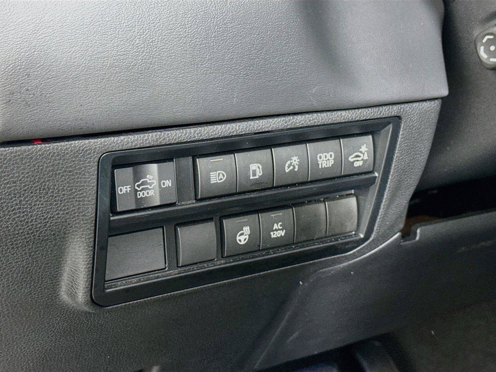 Used 2023 Toyota Tundra Platinum AWD/4WD image 16