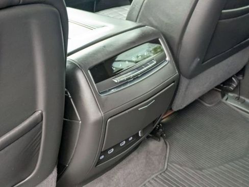 Used 2022 Cadillac Escalade ESV Premium Luxury Platinum AWD/4WD image 32