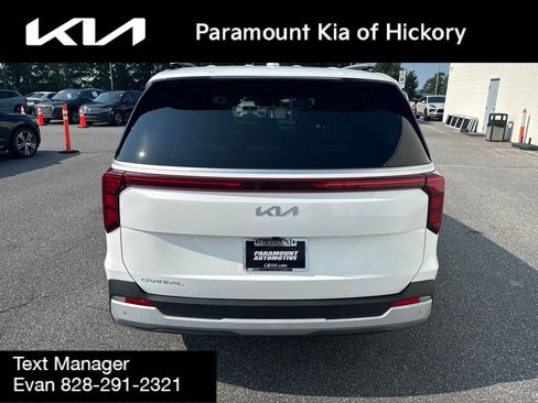 Used 2025 Kia Carnival EX FWD image 6