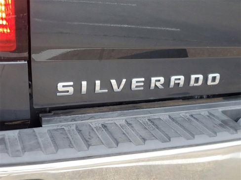 Used 2018 Chevrolet Silverado 1500 LT w/ Texas Edition image 5