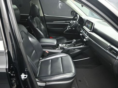 Certified 2022 Kia Telluride S image 40