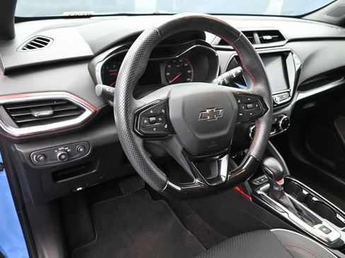Used 2023 Chevrolet TrailBlazer RS w/ Sun and Liftgate Package FWD image 24