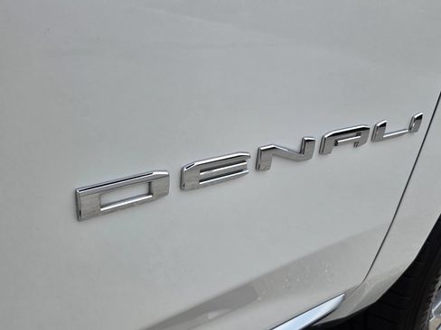 Used 2023 GMC Yukon Denali RWD image 16