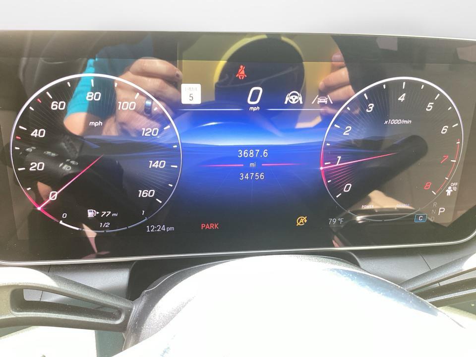 Used 2025 Mercedes-Benz GLC 300 4MATIC image 14