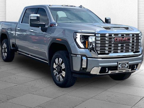 Used 2025 GMC Sierra 2500 Denali w/ Denali Reserve Package AWD/4WD image 1