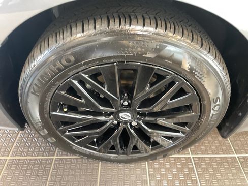 Used 2025 Nissan Altima 2.5 SV w/ SV Special Edition Package AWD/4WD image 5