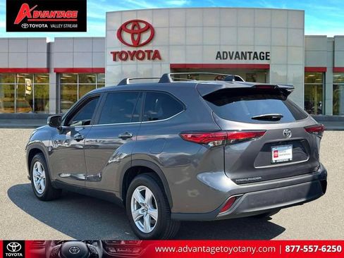 Used 2023 Toyota Highlander LE FWD image 10