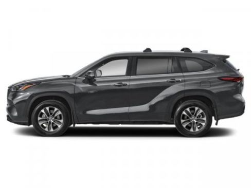 Certified 2025 Toyota Highlander XLE AWD/4WD image 3
