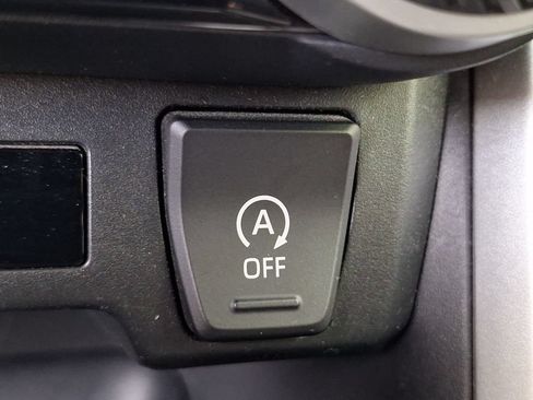 Used 2022 Toyota RAV4 XLE FWD image 24