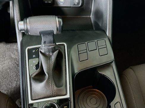 Used 2024 Kia Sportage LX image 24