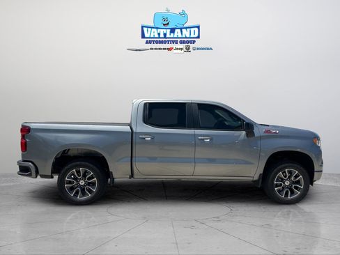 Used 2023 Chevrolet Silverado 1500 RST w/ Z71 Off-Road Package AWD/4WD image 7