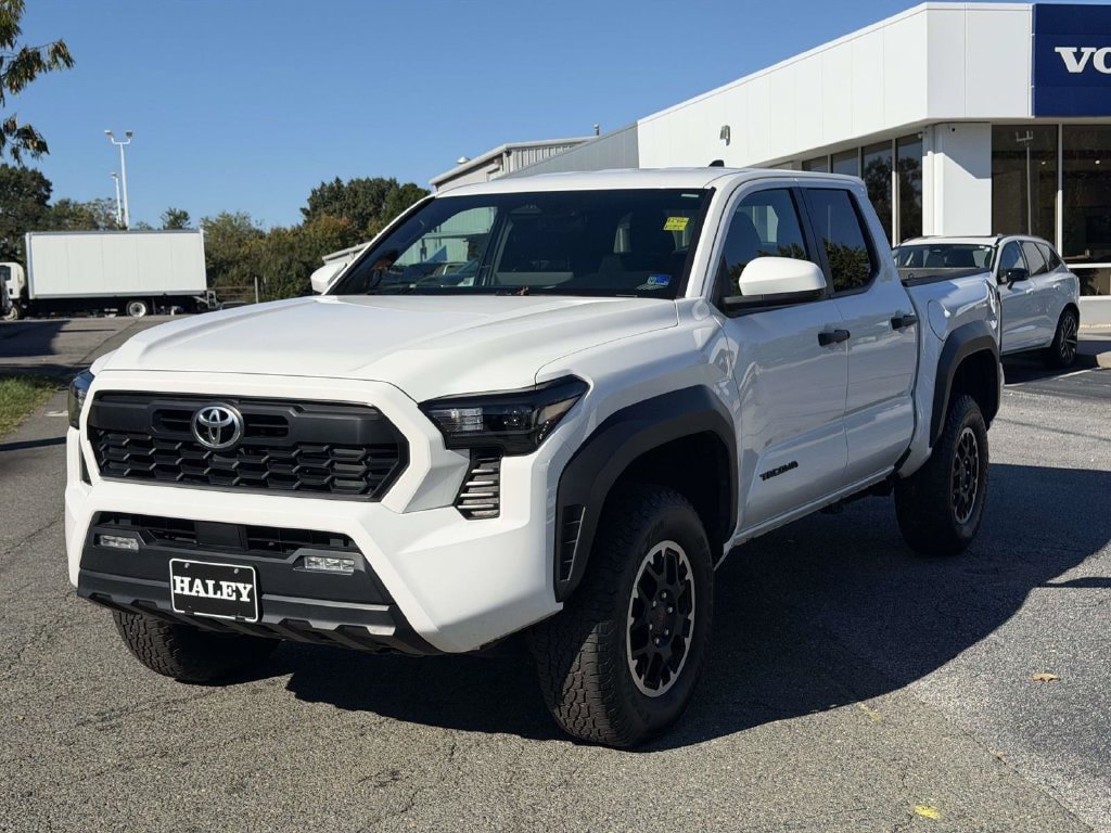 Used 2025 Toyota Tacoma TRD Off-Road AWD/4WD image 23