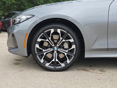 Used 2025 BMW 330i Sedan w/ Premium Package image 21