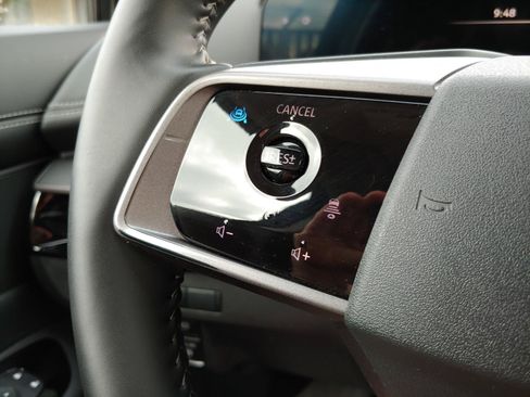 Used 2025 Nissan Murano SV AWD/4WD image 16
