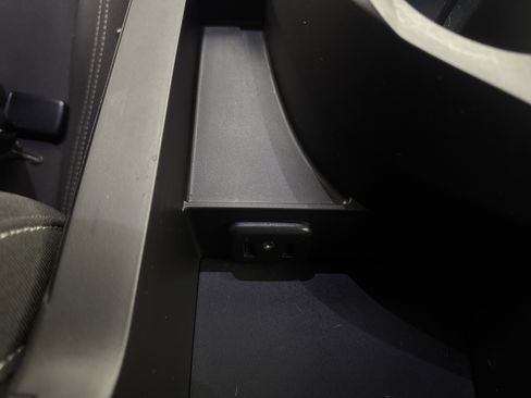 Used 2019 Chevrolet Camaro LS image 33