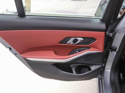 Used 2025 BMW 330i xDrive Sedan w/ Premium Package image 19