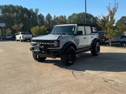 Used 2021 Ford Bronco Wildtrak image 2