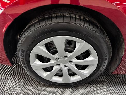 Used 2022 Toyota Corolla LE FWD image 19