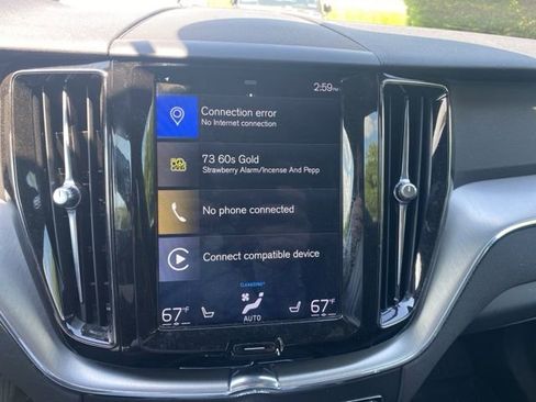 Used 2019 Volvo XC60 T5 Momentum w/ Premium Package AWD/4WD image 17