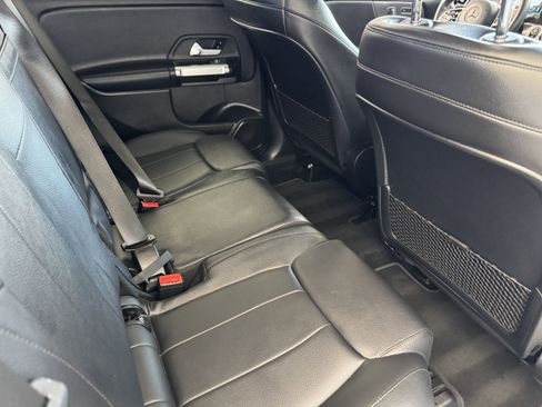 Used 2020 Mercedes-Benz GLB 250 4MATIC image 19