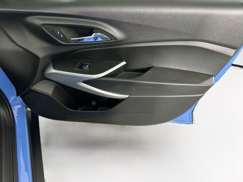 Used 2024 Chevrolet Trax RS FWD image 30