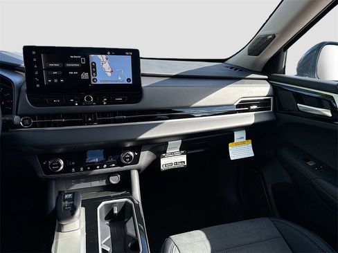New 2025 Mitsubishi Outlander SE image 25