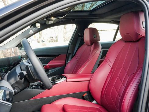 Certified 2025 BMW 530i xDrive w/ Premium Package image 16