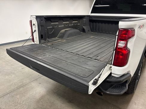 Used 2022 Chevrolet Silverado 2500 Custom w/ Custom Convenience Package AWD/4WD image 19